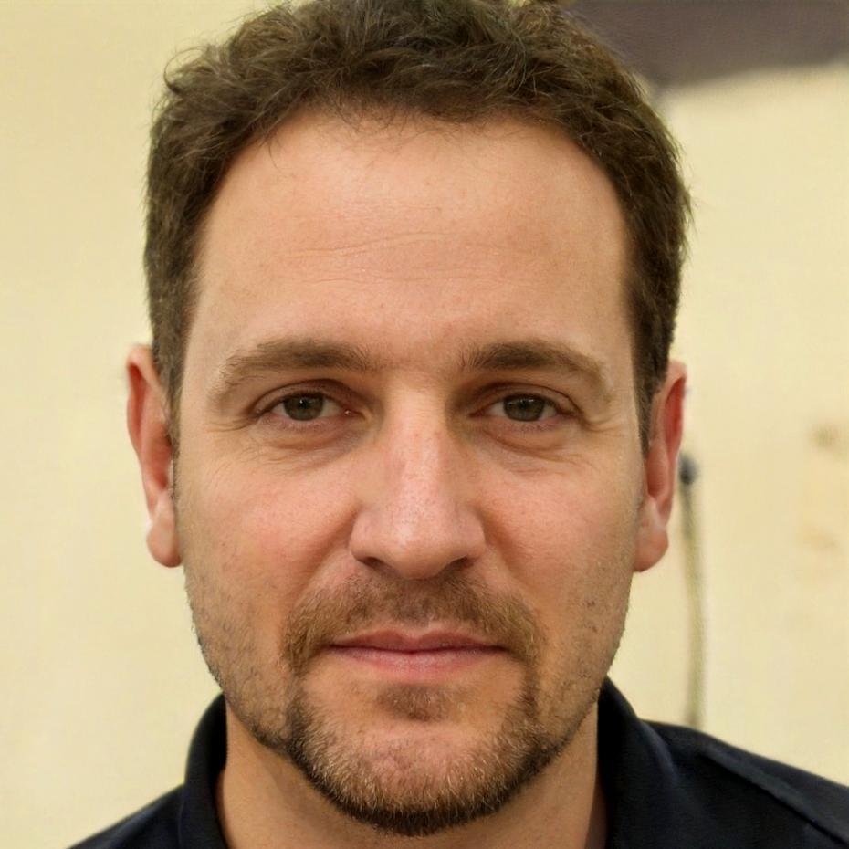 Ritratto di Giuliano Ferretti, specialista SEO tecnico